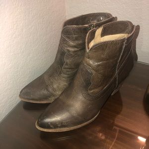FRYE brown leather women’s booties ankle boots Sz 8M